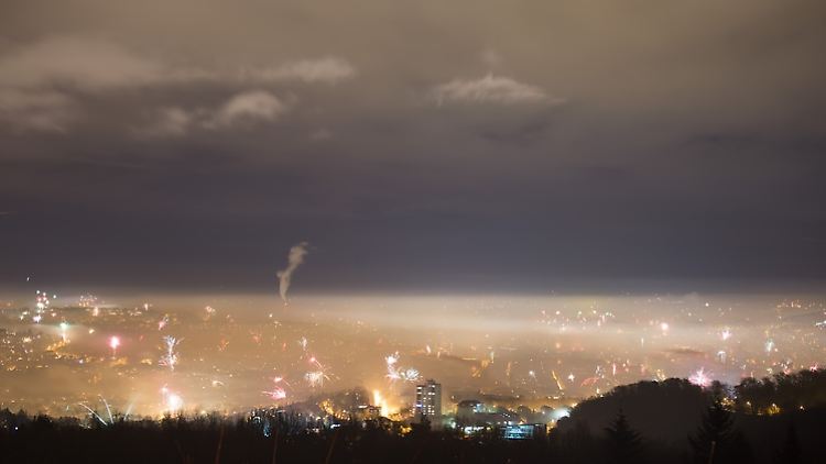 Silvester-Dunstglocke: Blick vom Birkenkopf in Stuttgart am 1. Januar 2016.