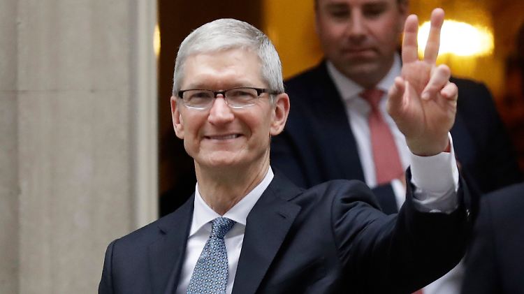 Tim Cook beugt sich dem Beschluss des Apple-Verwaltungsrates.