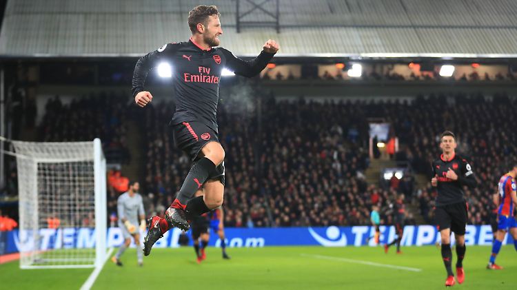 Torjubel in der 25. Minute: Shkodran Mustafi. 
