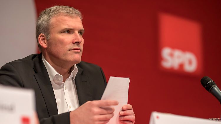 Bausewein tritt als Thüringer SPD-Chef ab.