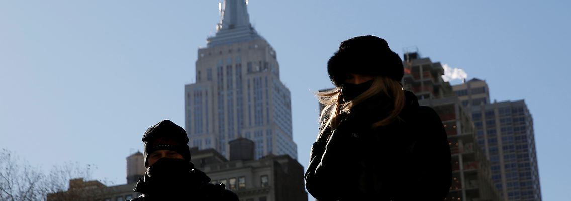 Draußen herrschen eisige Temperaturen, drinnen zeichnen sich steigende Kurse ab: An den US-Börsen in New York stehen die Zeichen auf Grün.
