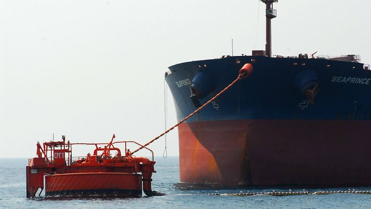 Per Satellitenbild wollen Insider russische Öltanker auf Abwegen identifiziert haben. (Symbolbild)