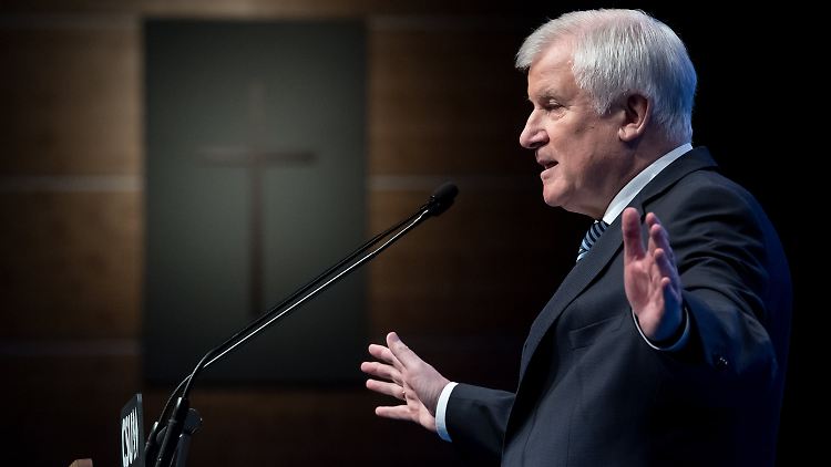 Für Horst Seehofer wäre eine Regierungsbildung nach Ostern "nicht Made in Germany". 