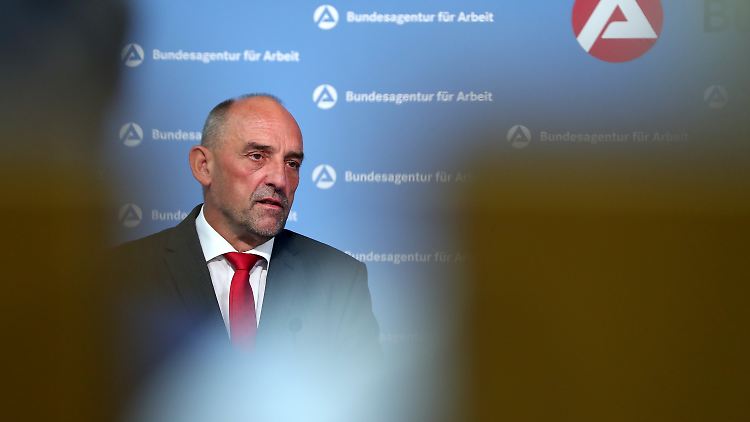 Bevor die Beiträge sinken, will BA-Chef Scheele sicher sein, dass sie in schlechten Zeiten auch wieder steigen können. 