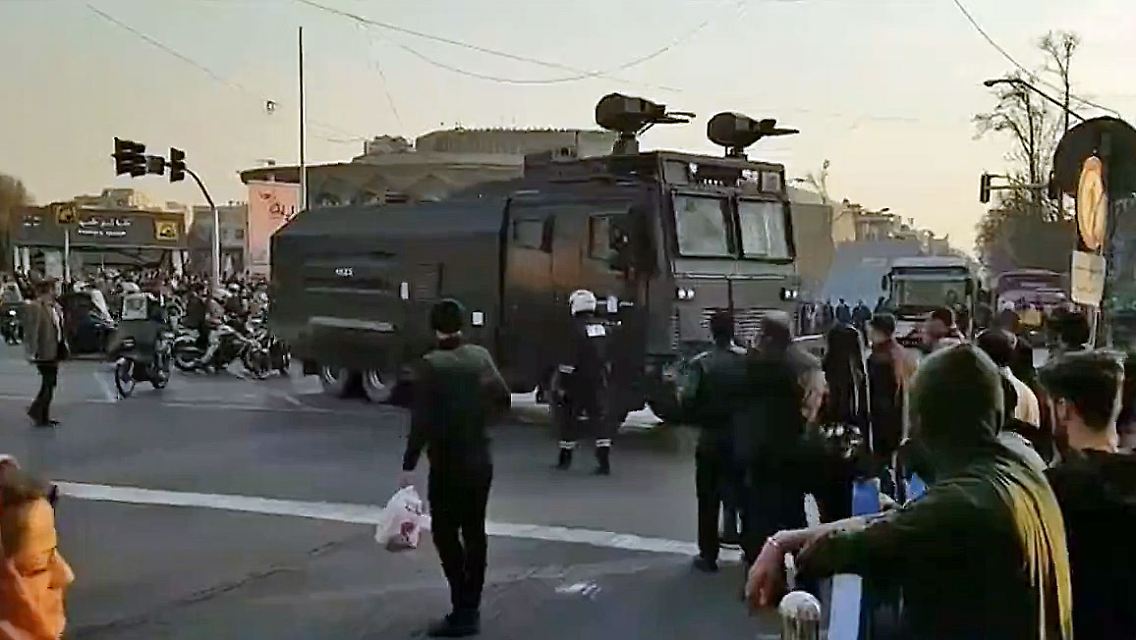 IranWasserwerfer.jpg