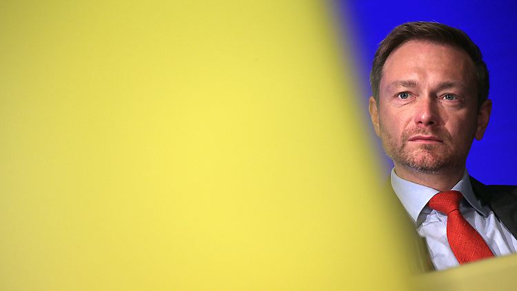 Eine Delle bei den Umfragewerten kann FDP-Chef Lindner nach dem Jamaika-Aus nicht erkennen. 