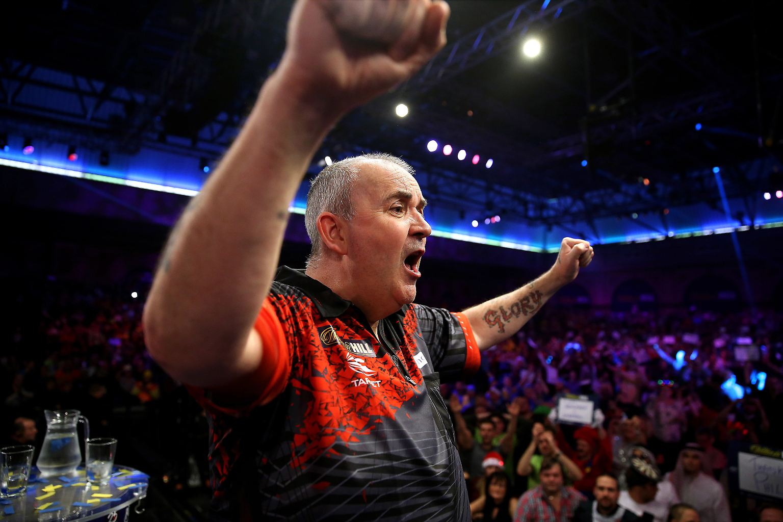 Als Phil Taylor im tosenden "Ally Pally" mit einer Niederlage Abschied von der großen Bühne nimmt, geht im Darts-Sport eine Ära zu Ende.