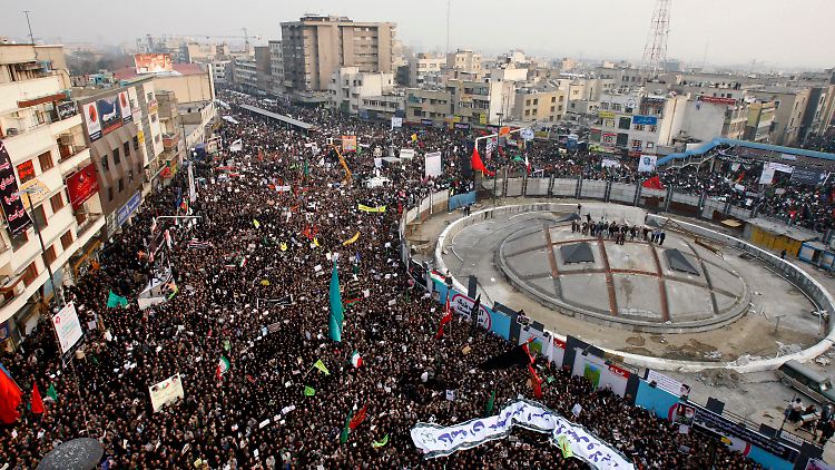 Demonstration in Teheran 2009: Damals gingen Millionen auf die Straßen. Der Aufstand hatte jedoch eine andere Struktur.
