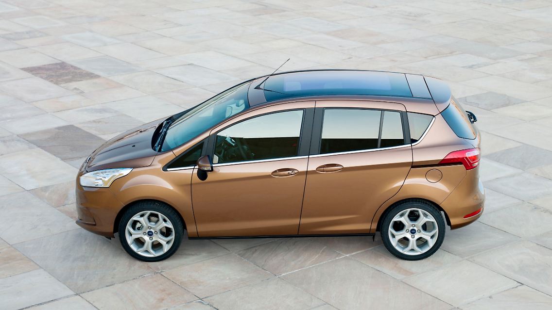 Dass es Vans schwer haben, hat auch Auswirkungen aufs Ford-Modellangebot. Der kleine und durchaus pfiffige Van B-Max wurde nach fünf Jahren Bauzeit aufs Abstellgleis geschoben.