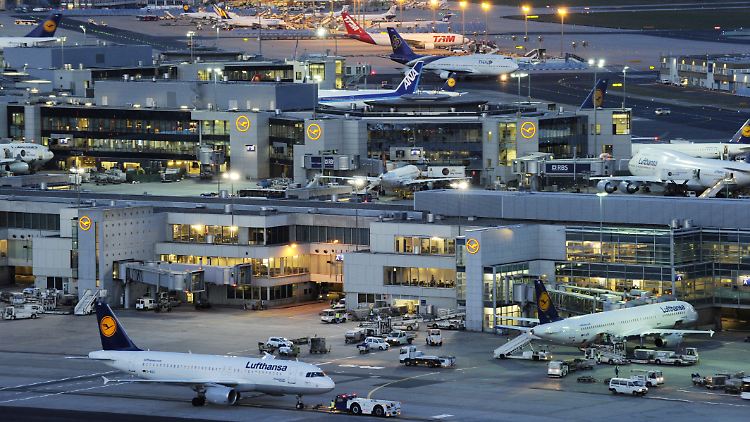 Am Frankfurter Flughafen herrscht täglich reger Betrieb.
