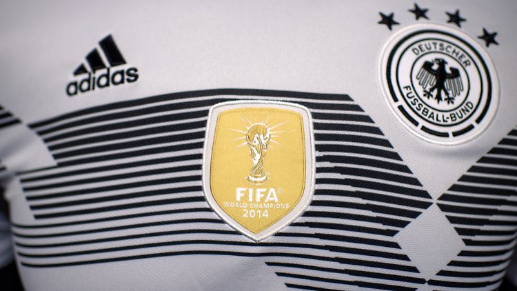 Der Fußball-Umsatz von Adidas ist 2014 dank Weltmeister Deutschland auf ein Rekordniveau geklettert.