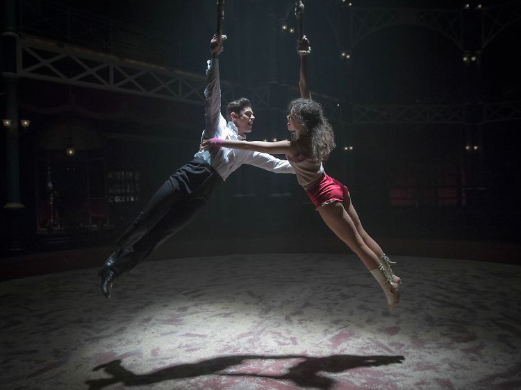 Zac Efron und Zendaya geben in "The Greatest Showman" ein Liebespaar am Trapez.