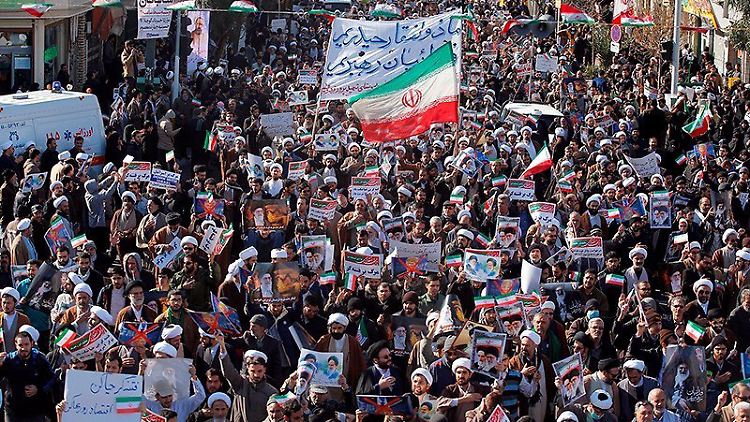 Zehntausende gingen heute auf die Straßen im Iran, um für das Regime zu demonstrieren.