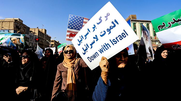 Die Drahtzieher hinter dem Aufstand hat das Regime bereits ausgemacht: Israel, die USA und Saudi-Arabien.