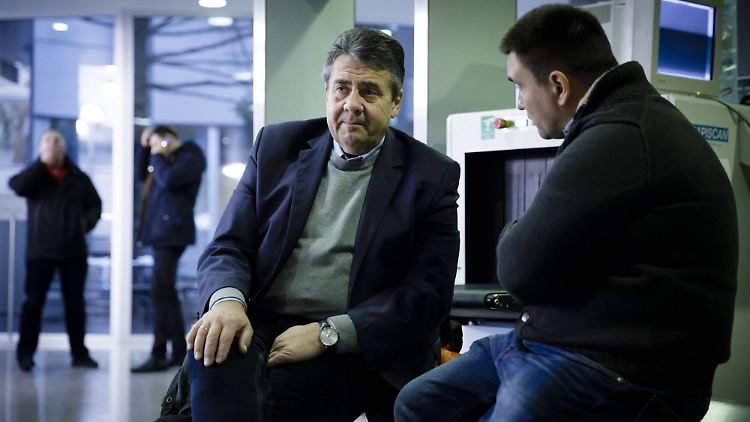 Sigmar Gabriel und der Außenminister der Ukraine, Pawlo Klimkin, wollen ihren Besuch an der Kontaktlinie in 14 Tagen nachholen.