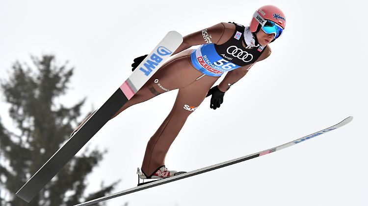 Dawid Kubacki bei seinem 136-Meter-Satz.