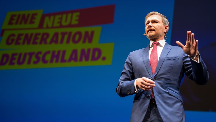 FDP-Chef Christian Lindner verteidigt beim Dreikönigstreffen auch sein Nein zu Jamaika. 