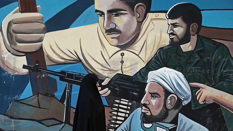 In Teheran und anderen Städten im Iran verstärkte die Revolutionsgarde ihre Präsenz.