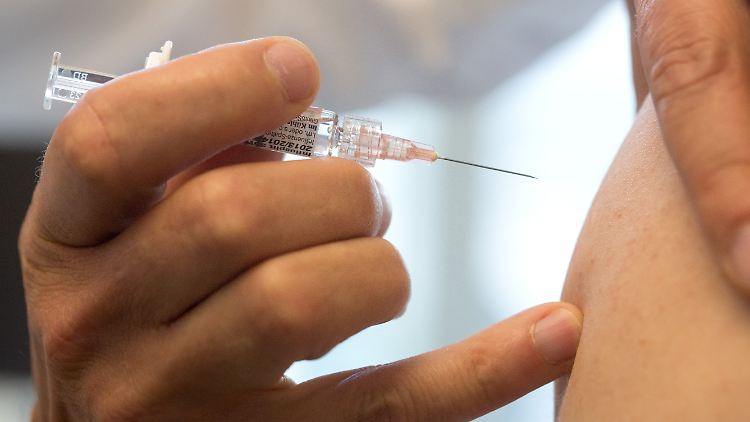 Die Impfstoffe müssen jährlich angepasst werden.