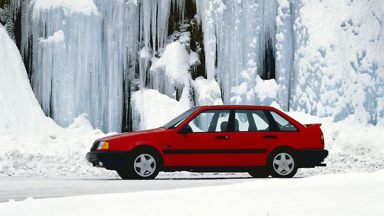 Die 400er-Serie von Volvo läutetet eine Wende bei den schwedischen Modellen ein. 