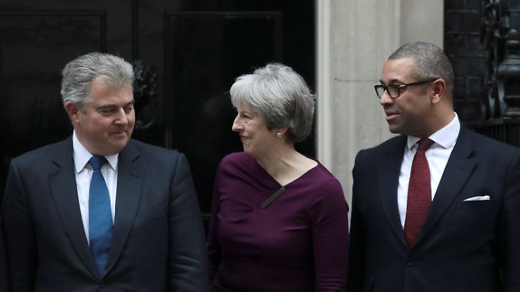 Aufbruchstimmung bei den Torys: Theresa May mit Brandon Lewis (links) und James Cleverly.