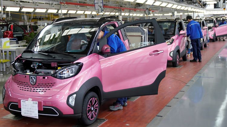 Produktion des elektrischen Baojun E100 in einem von GM und einem chinesischen Partner betriebenen Werk.