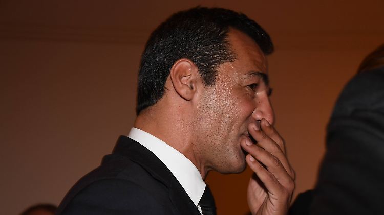Auch wenn Erol Sander den Strafbefehl akzeptiert, betont der TV-Star, dass damit kein Anerkenntnis der gegen ihn erhobenen Vorwürfe verbunden ist.