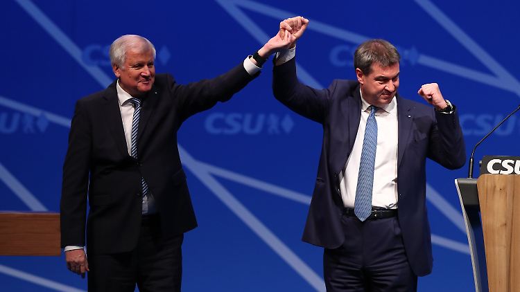 CSU-Chef Horst Seehofer und sein designierter Nachfolger als bayerischer Ministerpräsident, Markus Söder, können sich über viel Spendengeld freuen.