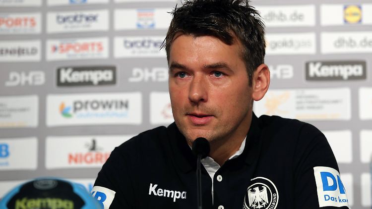 Für seine Kader-Entscheidung muss DHB-Trainer Prokop Kritik einstecken.