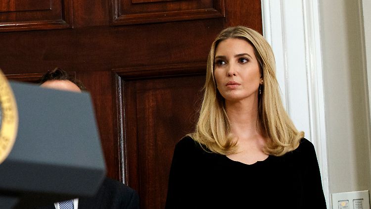 Für einen Tweet erntet Ivanka Trump eine Menge Spott - auch von Prominenten.