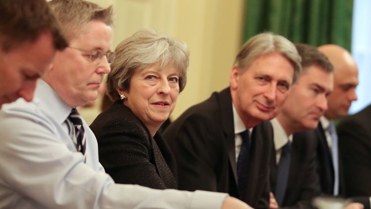 Theresa May erntet für ihren Kabinettsumbau Kritik.