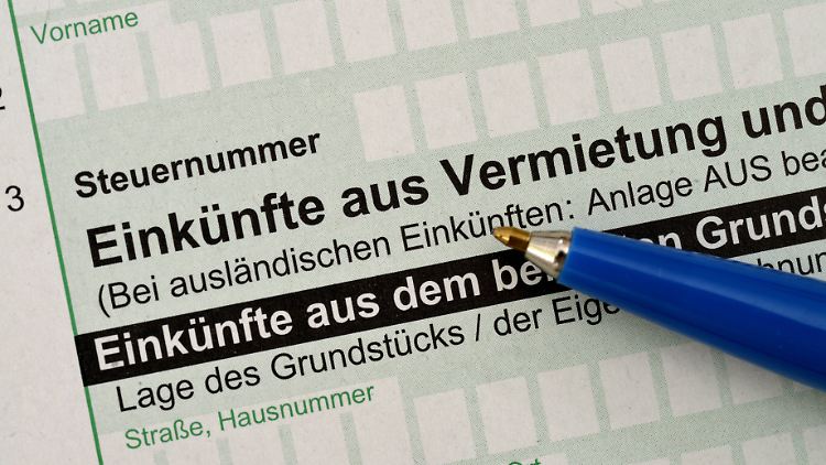 Einnahmen und Ausgaben aus Vermietung und Verpachtung werden in das Formular Anlage V der Steuererklärung eingetragen.