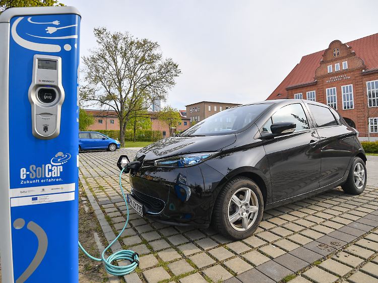 Infrastruktur für E-Autofahrer: Bis zu 12.000 Schaltverteiler kommen als Ladetankstellen in Betracht.