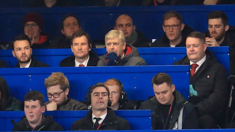 Lehmann und Wenger auf der Tribüne: Hat alles seine Richtigkeit.
