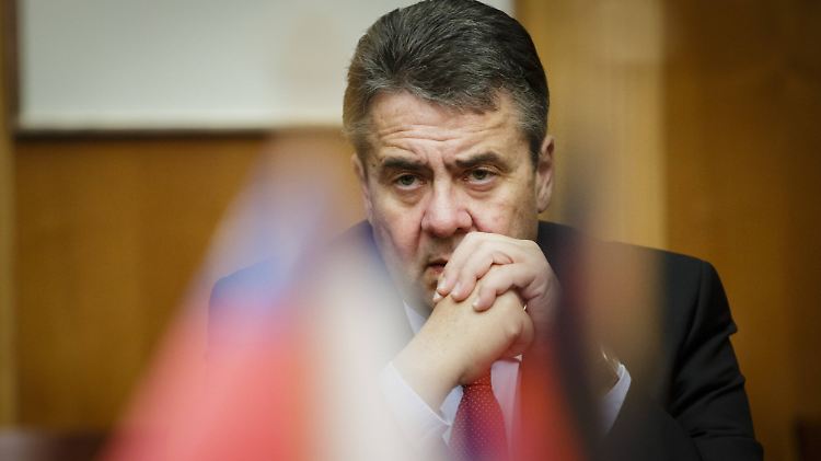 Außenminister Sigmar Gabriel misst dem Gespräch mit Dschawad Sarif große Bedeutung zu.