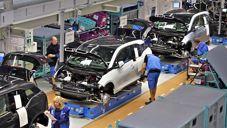 Bei BMW verließen bis dato 100.000 i3 das Werk in Leipzig.