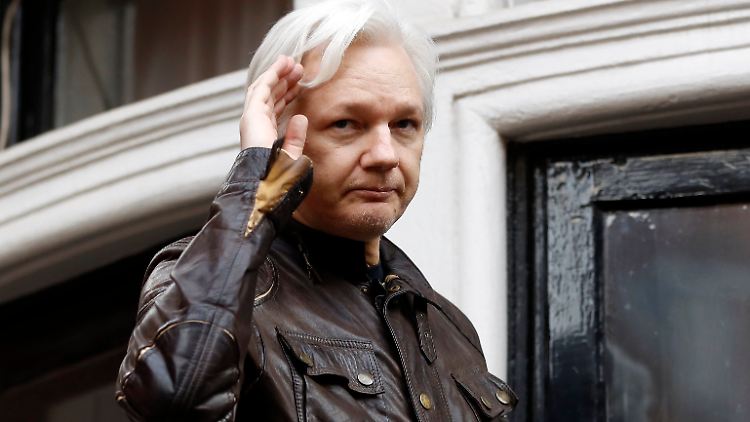 Als Gefahrenquellen für Julien Assange gilt die britische Polizei - und er selbst. 