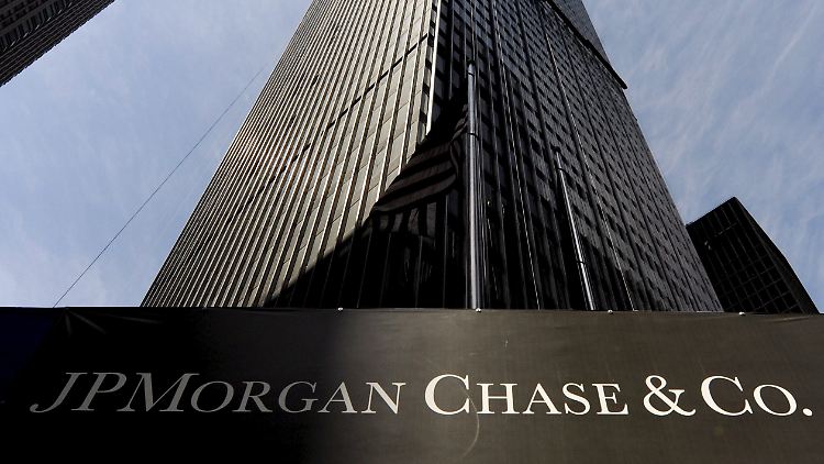 JPMorgan rutschte im Schlussquartal im Vergleich zum Vorjahreszeitraum um 37 Prozent ab.