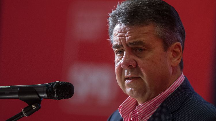 Wäre Sigmar Gabriel vielleicht doch der bessere Vorsitzende? Manche glauben das. Noch ist aber eine knappe Mehrheit für Schulz.