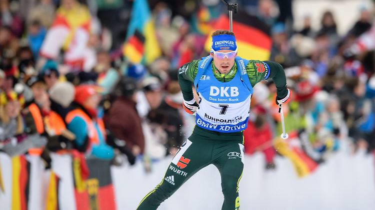 Nicht auf dem Podest, aber trotzdem stark: Simon Schempp beim Massenstart in Ruhpolding.