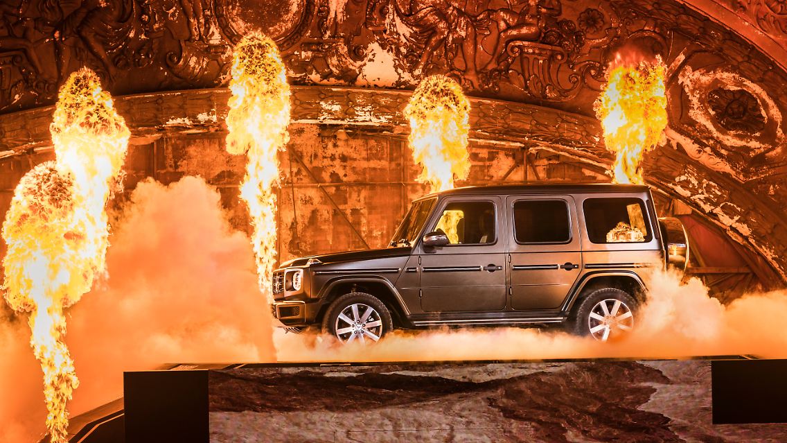 Feuer und Flamme für die neue G-Klasse im Michigan-Theater in Detroit am Vorabend der NAIAS.