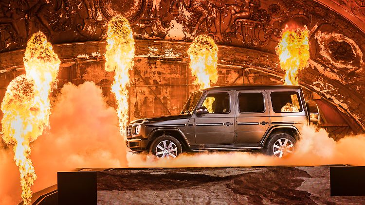Feuer und Flamme für die neue G-Klasse im Michigan-Theater in Detroit am Vorabend der NAIAS.