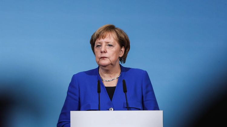 Angela Merkel am Morgen nach der letzten, 24-stündigen Sondierungsrunde im Willy-Brandt-Haus.