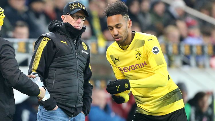 Von einer Geldstrafe für Aubameyang hält der BVB-Coach nichts.