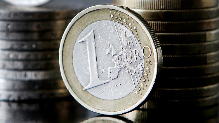 Ein stärkerer Euro macht sich für Verbraucher positiv im Urlaubsbudget bemerkbar.