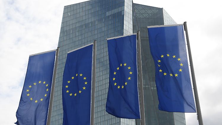 Derzeit kauft die EZB noch Papiere für 30 Milliarden Euro monatlich.