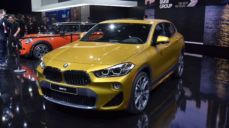 Wie der X2 aussieht, hatte BMW schon verraten. In Detroit war er erstmals fürs Publikum zu sehen.