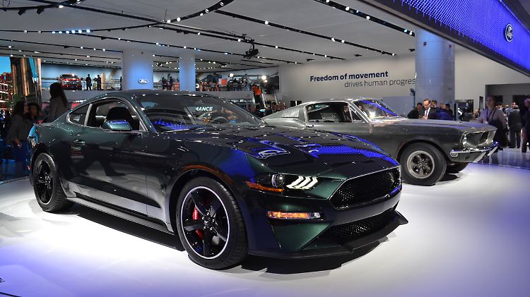 Der Mustang "Bullitt" fährt mit 475 PS vor.