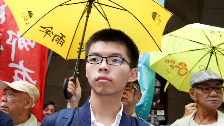 Joshua Wong wurde bereits zu einer Haftstrafe verurteilt, später aber wieder gegen eine Kaution freigelassen.