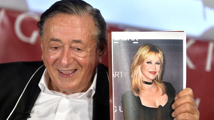 Hat sich wieder für eine Hollywood-Schönheit entschieden: Der Mörtel  Lugner, überglücklich. 